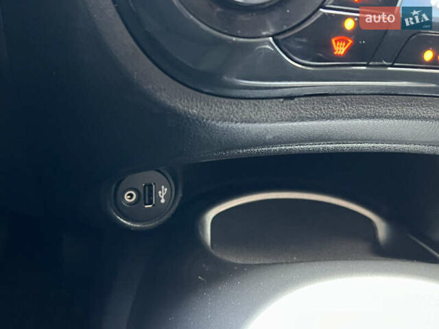 Черный Ниссан Жук, объемом двигателя 1.5 л и пробегом 229 тыс. км за 7800 $, фото 32 на Automoto.ua