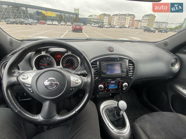 Черный Ниссан Жук, объемом двигателя 1.6 л и пробегом 120 тыс. км за 8300 $, фото 9 на Automoto.ua