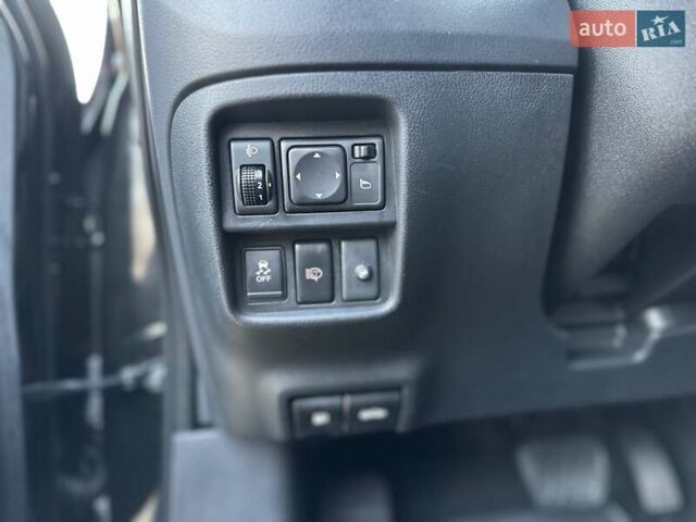 Черный Ниссан Жук, объемом двигателя 1.6 л и пробегом 117 тыс. км за 9900 $, фото 61 на Automoto.ua