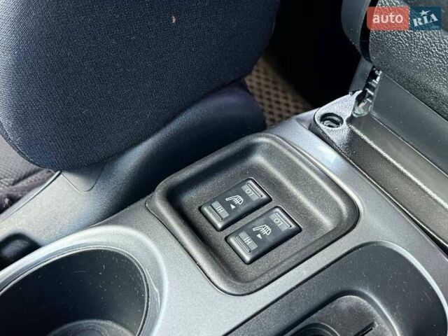 Чорний Ніссан Жук, об'ємом двигуна 1.6 л та пробігом 88 тис. км за 9700 $, фото 29 на Automoto.ua