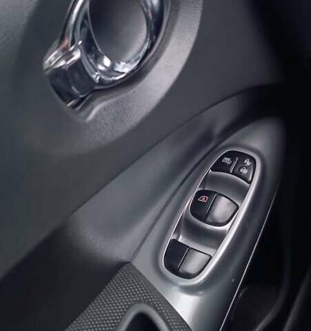 Черный Ниссан Жук, объемом двигателя 1.5 л и пробегом 163 тыс. км за 8250 $, фото 70 на Automoto.ua