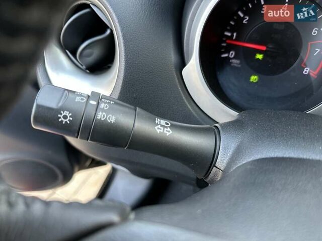 Черный Ниссан Жук, объемом двигателя 1.6 л и пробегом 117 тыс. км за 9900 $, фото 42 на Automoto.ua