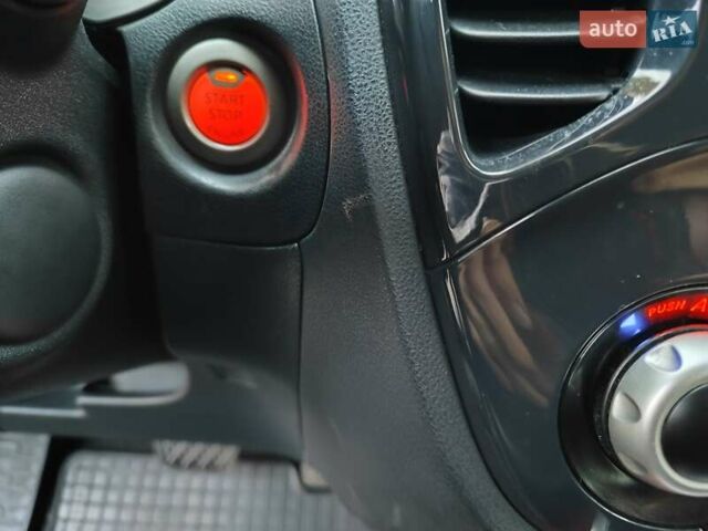 Ниссан Жук 2012 в Чернигове на Automoto.ua Черный Ниссан Жук, объемом двигателя 1.6 л и пробегом 128 тыс. км за 11000 $, фото 11 на Automoto.ua
