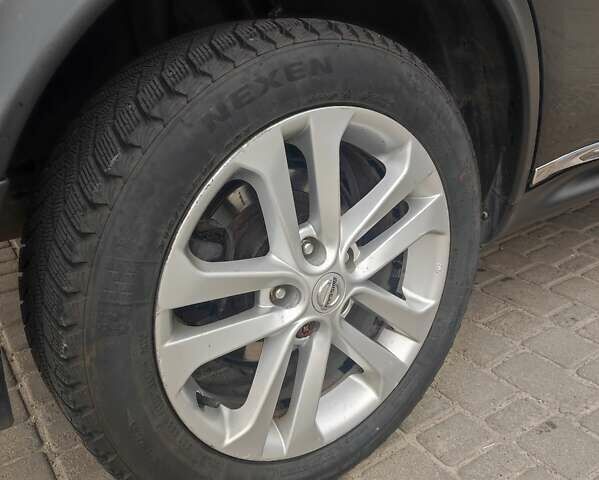Черный Ниссан Жук, объемом двигателя 1.6 л и пробегом 135 тыс. км за 11000 $, фото 8 на Automoto.ua