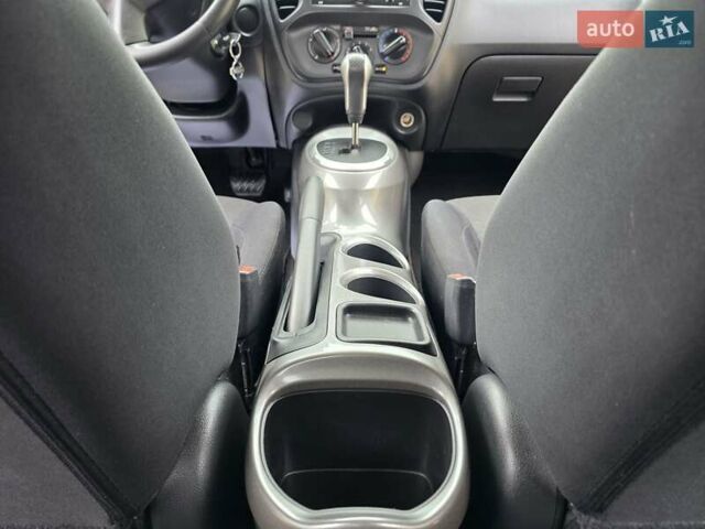 Черный Ниссан Жук, объемом двигателя 1.6 л и пробегом 105 тыс. км за 9499 $, фото 89 на Automoto.ua