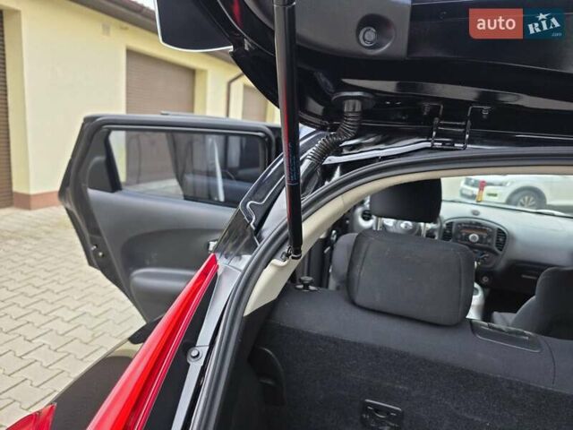 Черный Ниссан Жук, объемом двигателя 1.6 л и пробегом 105 тыс. км за 9499 $, фото 113 на Automoto.ua