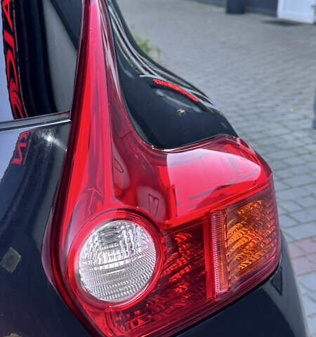 Черный Ниссан Жук, объемом двигателя 1.6 л и пробегом 102 тыс. км за 10999 $, фото 23 на Automoto.ua