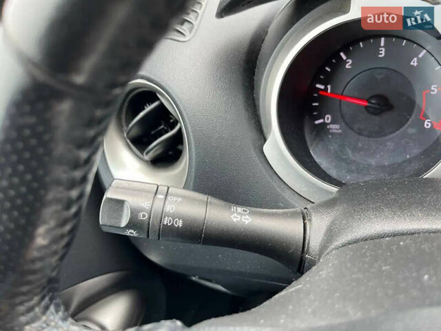 Черный Ниссан Жук, объемом двигателя 1.46 л и пробегом 187 тыс. км за 9300 $, фото 21 на Automoto.ua