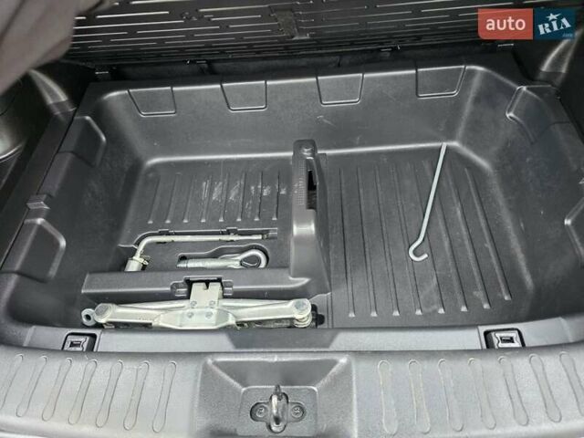 Черный Ниссан Жук, объемом двигателя 1.6 л и пробегом 105 тыс. км за 9499 $, фото 115 на Automoto.ua