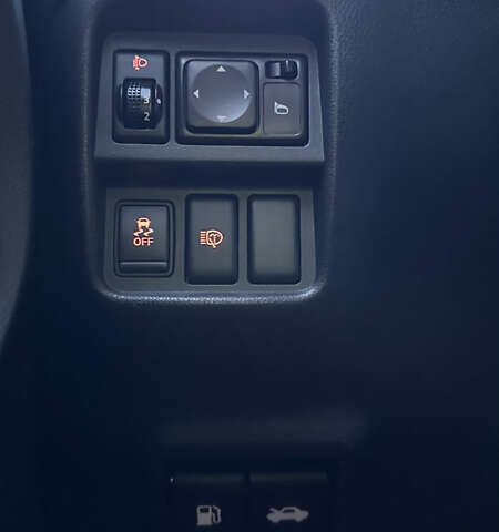 Черный Ниссан Жук, объемом двигателя 1.6 л и пробегом 102 тыс. км за 10999 $, фото 20 на Automoto.ua