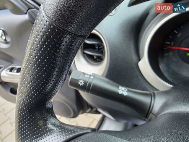 Черный Ниссан Жук, объемом двигателя 1.6 л и пробегом 105 тыс. км за 9499 $, фото 61 на Automoto.ua