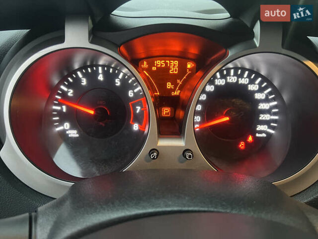 Черный Ниссан Жук, объемом двигателя 1.6 л и пробегом 190 тыс. км за 10850 $, фото 36 на Automoto.ua