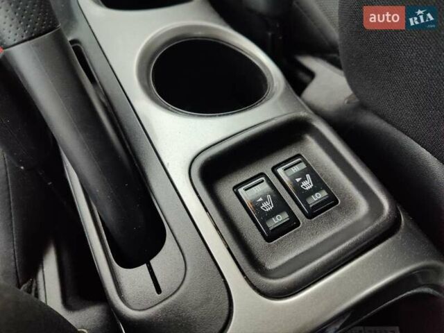 Черный Ниссан Жук, объемом двигателя 1.6 л и пробегом 237 тыс. км за 10900 $, фото 29 на Automoto.ua