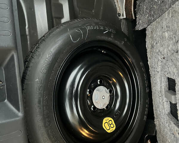 Черный Ниссан Жук, объемом двигателя 1.6 л и пробегом 190 тыс. км за 10850 $, фото 42 на Automoto.ua