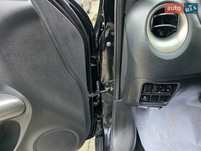 Черный Ниссан Жук, объемом двигателя 1.6 л и пробегом 105 тыс. км за 9499 $, фото 73 на Automoto.ua