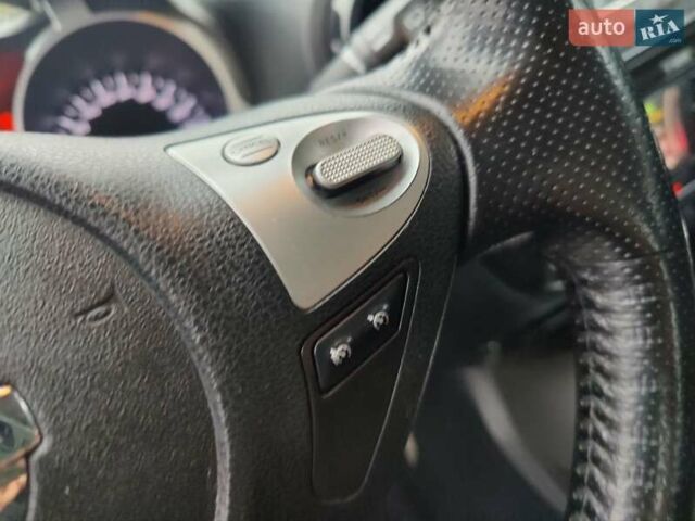 Черный Ниссан Жук, объемом двигателя 1.6 л и пробегом 237 тыс. км за 10900 $, фото 33 на Automoto.ua