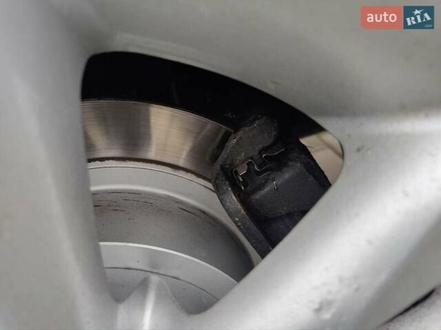 Черный Ниссан Жук, объемом двигателя 1.6 л и пробегом 237 тыс. км за 10900 $, фото 13 на Automoto.ua