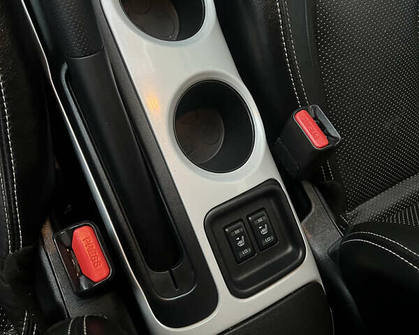 Черный Ниссан Жук, объемом двигателя 1.6 л и пробегом 190 тыс. км за 10850 $, фото 34 на Automoto.ua