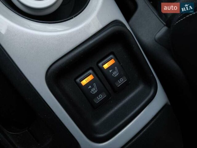 Черный Ниссан Жук, объемом двигателя 1.5 л и пробегом 240 тыс. км за 9000 $, фото 11 на Automoto.ua