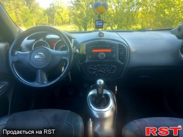 Черный Ниссан Жук, объемом двигателя 1.6 л и пробегом 123 тыс. км за 9500 $, фото 7 на Automoto.ua