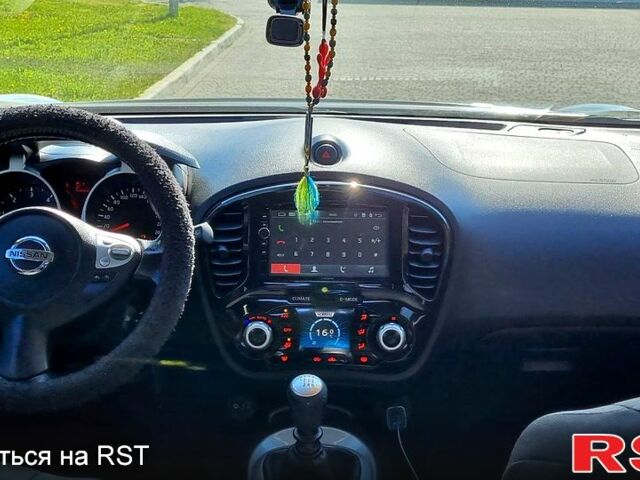 Черный Ниссан Жук, объемом двигателя 1.5 л и пробегом 245 тыс. км за 9700 $, фото 8 на Automoto.ua