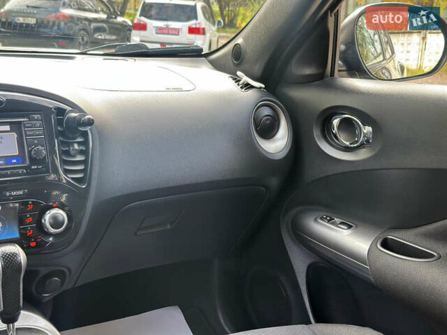 Черный Ниссан Жук, объемом двигателя 1.6 л и пробегом 145 тыс. км за 10600 $, фото 26 на Automoto.ua