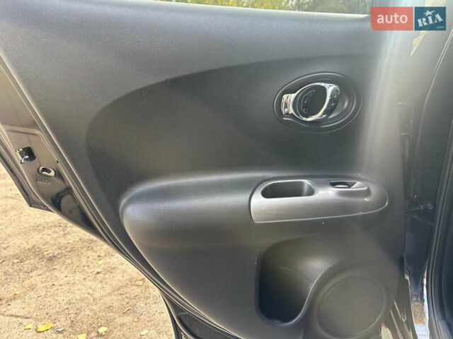 Черный Ниссан Жук, объемом двигателя 1.6 л и пробегом 145 тыс. км за 10600 $, фото 23 на Automoto.ua