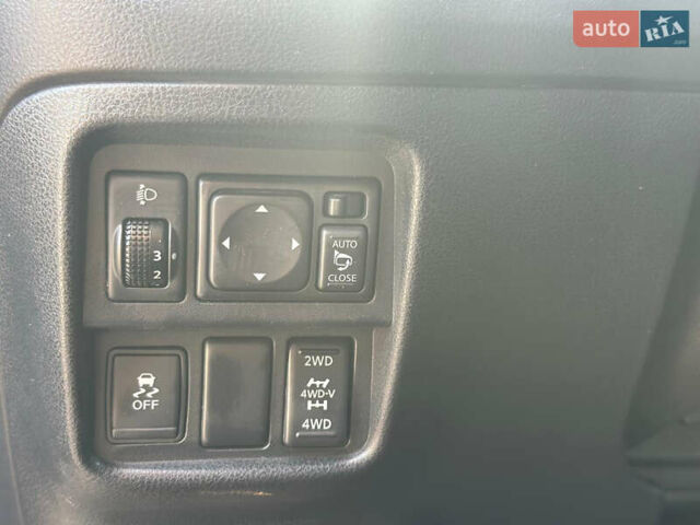 Черный Ниссан Жук, объемом двигателя 1.6 л и пробегом 145 тыс. км за 10600 $, фото 17 на Automoto.ua