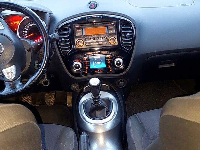 Черный Ниссан Жук, объемом двигателя 1.5 л и пробегом 146 тыс. км за 10700 $, фото 3 на Automoto.ua