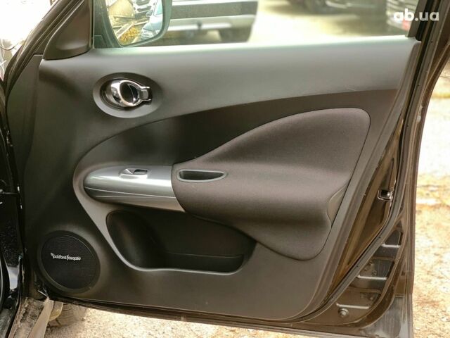 Черный Ниссан Жук, объемом двигателя 1.6 л и пробегом 100 тыс. км за 13590 $, фото 19 на Automoto.ua