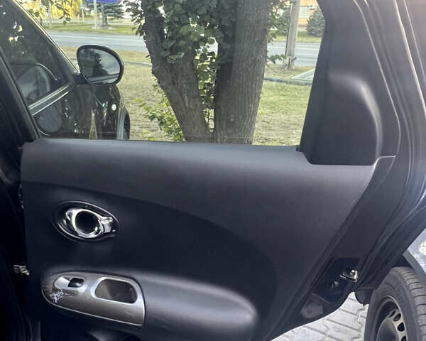 Черный Ниссан Жук, объемом двигателя 1.62 л и пробегом 225 тыс. км за 9500 $, фото 8 на Automoto.ua