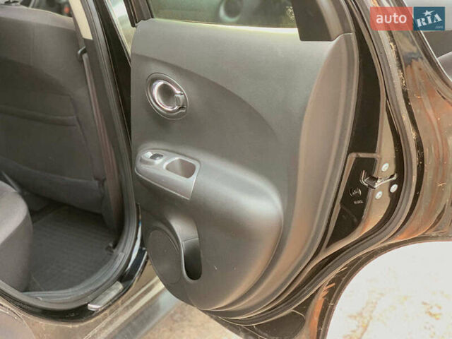 Черный Ниссан Жук, объемом двигателя 1.6 л и пробегом 100 тыс. км за 13390 $, фото 18 на Automoto.ua