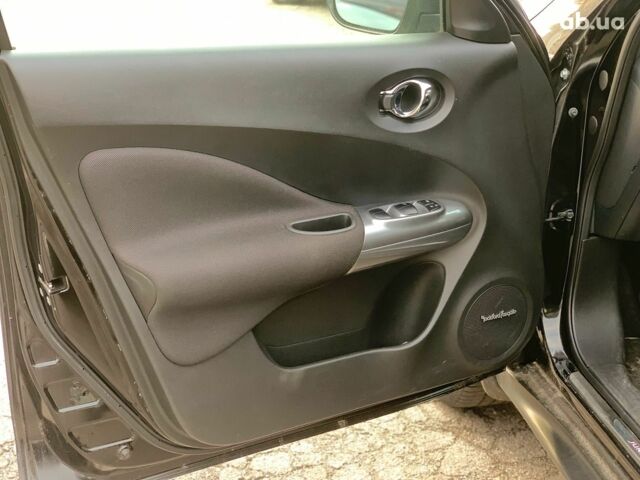 Черный Ниссан Жук, объемом двигателя 1.6 л и пробегом 100 тыс. км за 13590 $, фото 21 на Automoto.ua