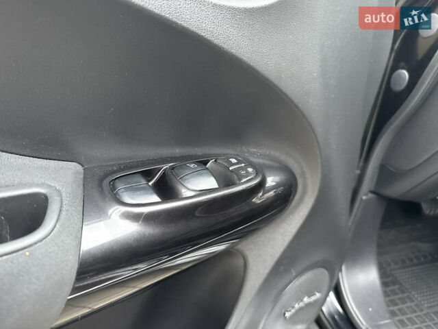 Черный Ниссан Жук, объемом двигателя 1.6 л и пробегом 133 тыс. км за 10750 $, фото 72 на Automoto.ua