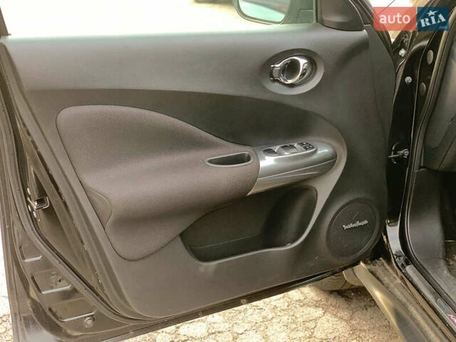 Черный Ниссан Жук, объемом двигателя 1.6 л и пробегом 100 тыс. км за 13390 $, фото 21 на Automoto.ua