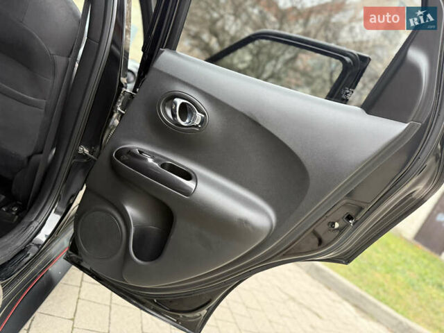 Черный Ниссан Жук, объемом двигателя 1.6 л и пробегом 133 тыс. км за 10750 $, фото 49 на Automoto.ua