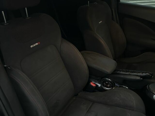 Черный Ниссан Жук, объемом двигателя 1.6 л и пробегом 137 тыс. км за 12500 $, фото 12 на Automoto.ua