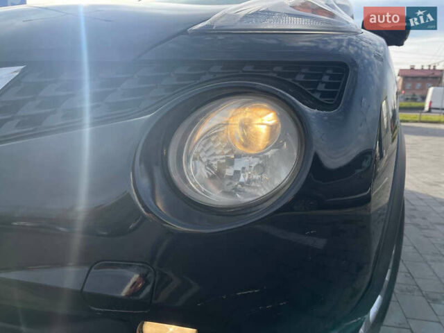 Черный Ниссан Жук, объемом двигателя 1.6 л и пробегом 120 тыс. км за 10900 $, фото 3 на Automoto.ua
