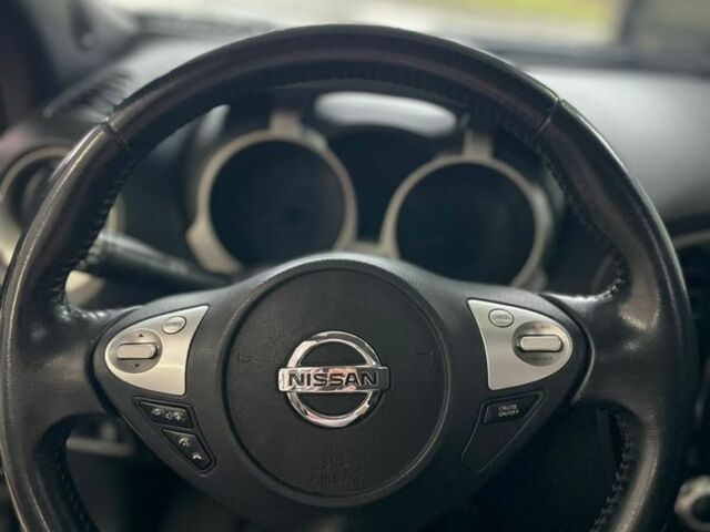 Чорний Ніссан Жук, об'ємом двигуна 1.6 л та пробігом 120 тис. км за 12500 $, фото 4 на Automoto.ua