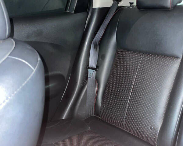 Ниссан Жук 2015 в Черновцах на Automoto.ua Черный Ниссан Жук, объемом двигателя 1.62 л и пробегом 120 тыс. км за 12500 $, фото 4 на Automoto.ua