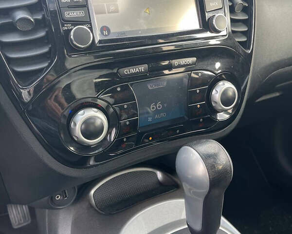 Черный Ниссан Жук, объемом двигателя 1.6 л и пробегом 120 тыс. км за 10900 $, фото 19 на Automoto.ua