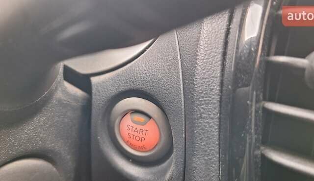 Чорний Ніссан Жук, об'ємом двигуна 1.62 л та пробігом 50 тис. км за 12700 $, фото 14 на Automoto.ua