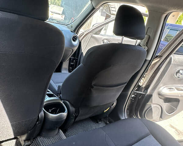 Черный Ниссан Жук, объемом двигателя 1.6 л и пробегом 57 тыс. км за 12900 $, фото 19 на Automoto.ua