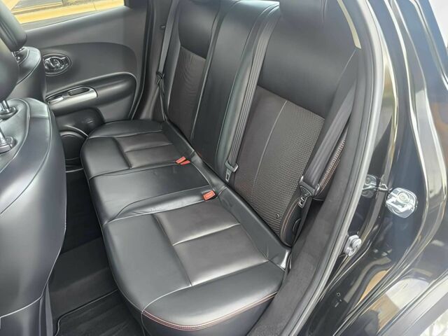 Черный Ниссан Жук, объемом двигателя 1.6 л и пробегом 70 тыс. км за 10000 $, фото 11 на Automoto.ua