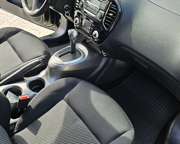 Черный Ниссан Жук, объемом двигателя 1.6 л и пробегом 120 тыс. км за 13333 $, фото 10 на Automoto.ua