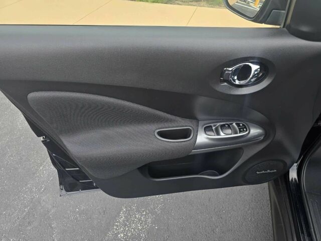 Ниссан Жук 2016 в Черновцах на Automoto.ua Черный Ниссан Жук, объемом двигателя 1.6 л и пробегом 70 тыс. км за 4900 $, фото 11 на Automoto.ua