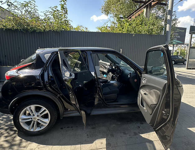 Черный Ниссан Жук, объемом двигателя 1.6 л и пробегом 57 тыс. км за 12900 $, фото 5 на Automoto.ua