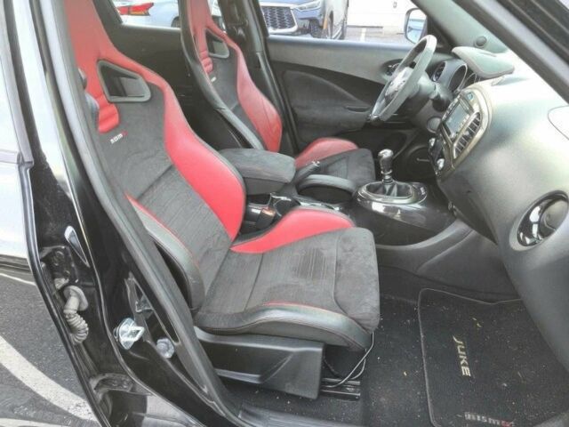 Черный Ниссан Жук, объемом двигателя 1.6 л и пробегом 80 тыс. км за 9000 $, фото 9 на Automoto.ua