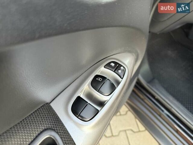 Чорний Ніссан Жук, об'ємом двигуна 1.6 л та пробігом 48 тис. км за 12999 $, фото 38 на Automoto.ua