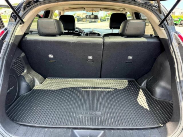 Черный Ниссан Жук, объемом двигателя 1.6 л и пробегом 80 тыс. км за 13200 $, фото 9 на Automoto.ua